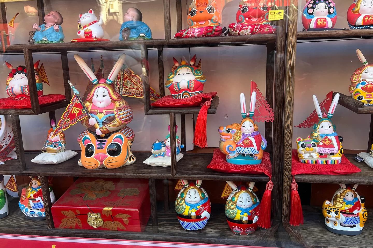 Painted Tu’er Ye rabbit figurines displayed at Liulichang in Beijing